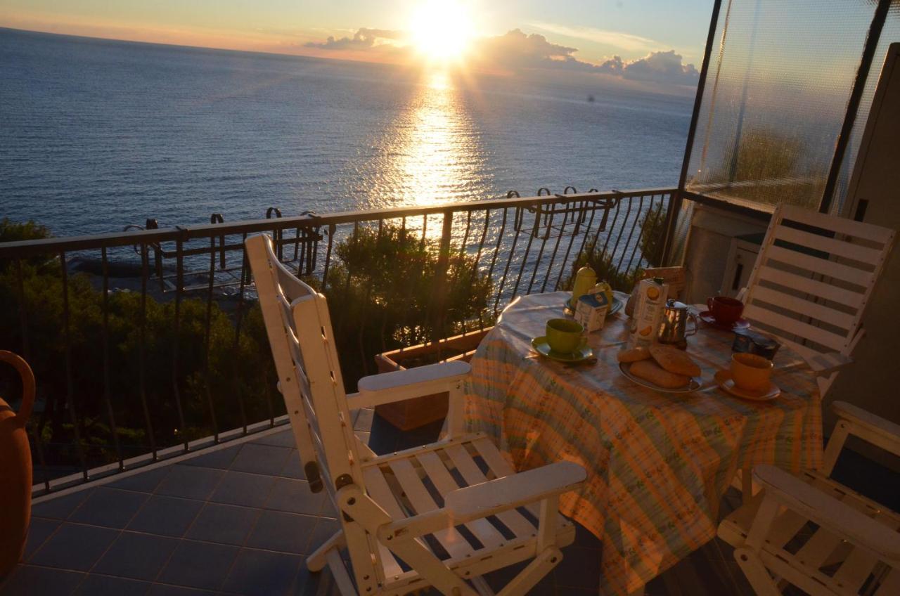 Rocce Di Capo Mimosa - Cervo Appartement Buitenkant foto